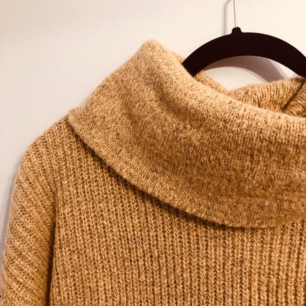 Turtleneck - Picture 2 of 3